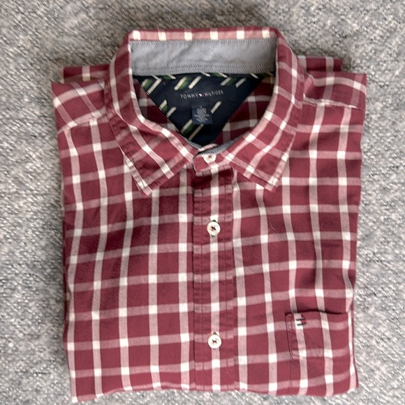 Tommy Hilfiger X-Large Maroon Plaid Button Down Long Sleeve Shirt - Picture 2 of 6